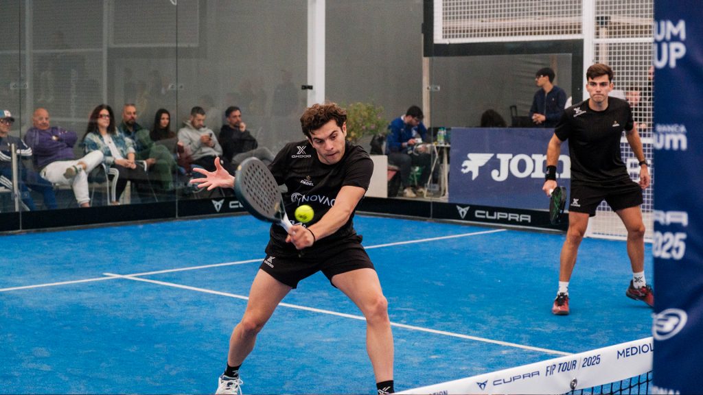 Bmw Marmotor 25 Aniversario Club La Calzada, Cuántos jugadores del top 100 en Las Palmas: Barahona-Garcia y Arruabarrena-Bidahorria lideran los cuadros