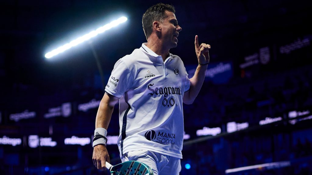 Sevilla, the draws. Paquito Navarro is the star at home. So many champions on the court!