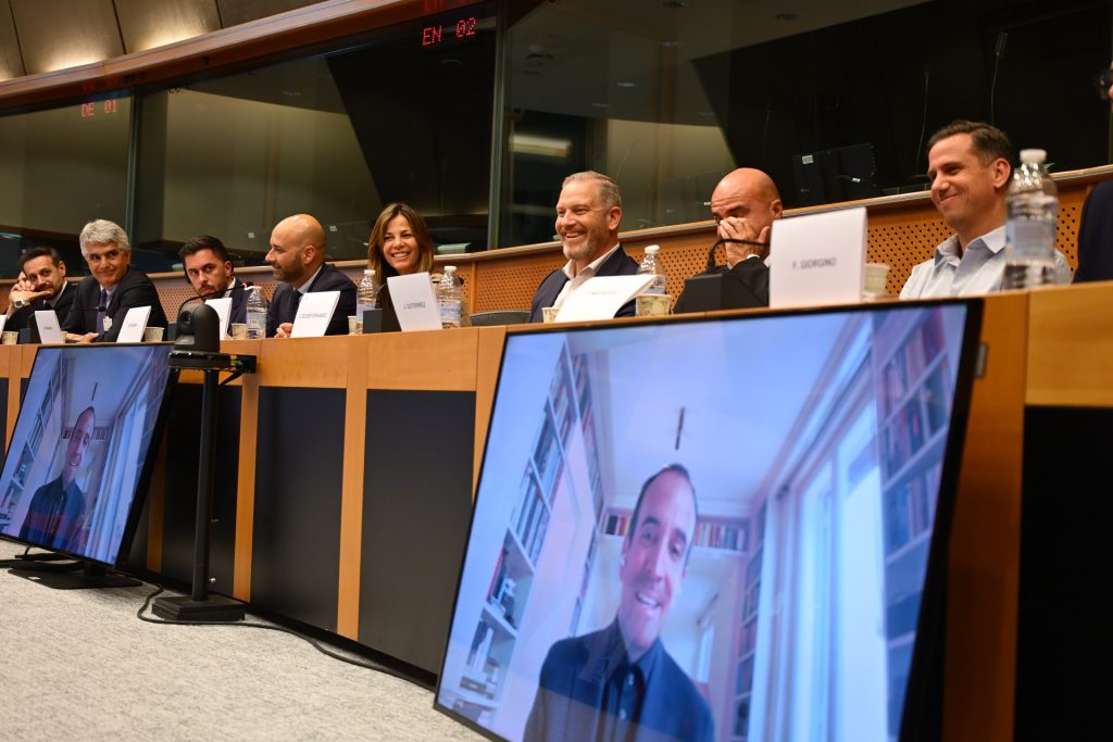 El Pádel protagonista en el Parlamento Europeo a cuatro meses de los Juegos del Mediterráneo. Carraro: “Orgullosos de estar de nuevo aquí, participar en los Juegos de Tarento será una gran emoción”